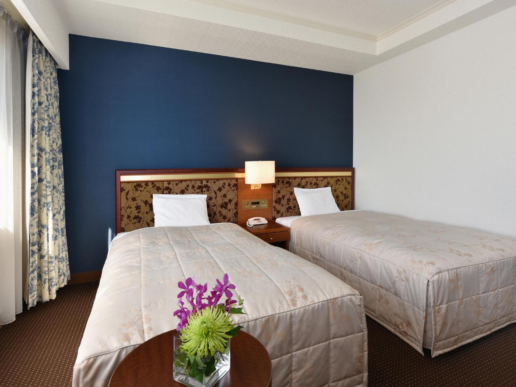 Hotel Crown Palais Chiryu Экстерьер фото